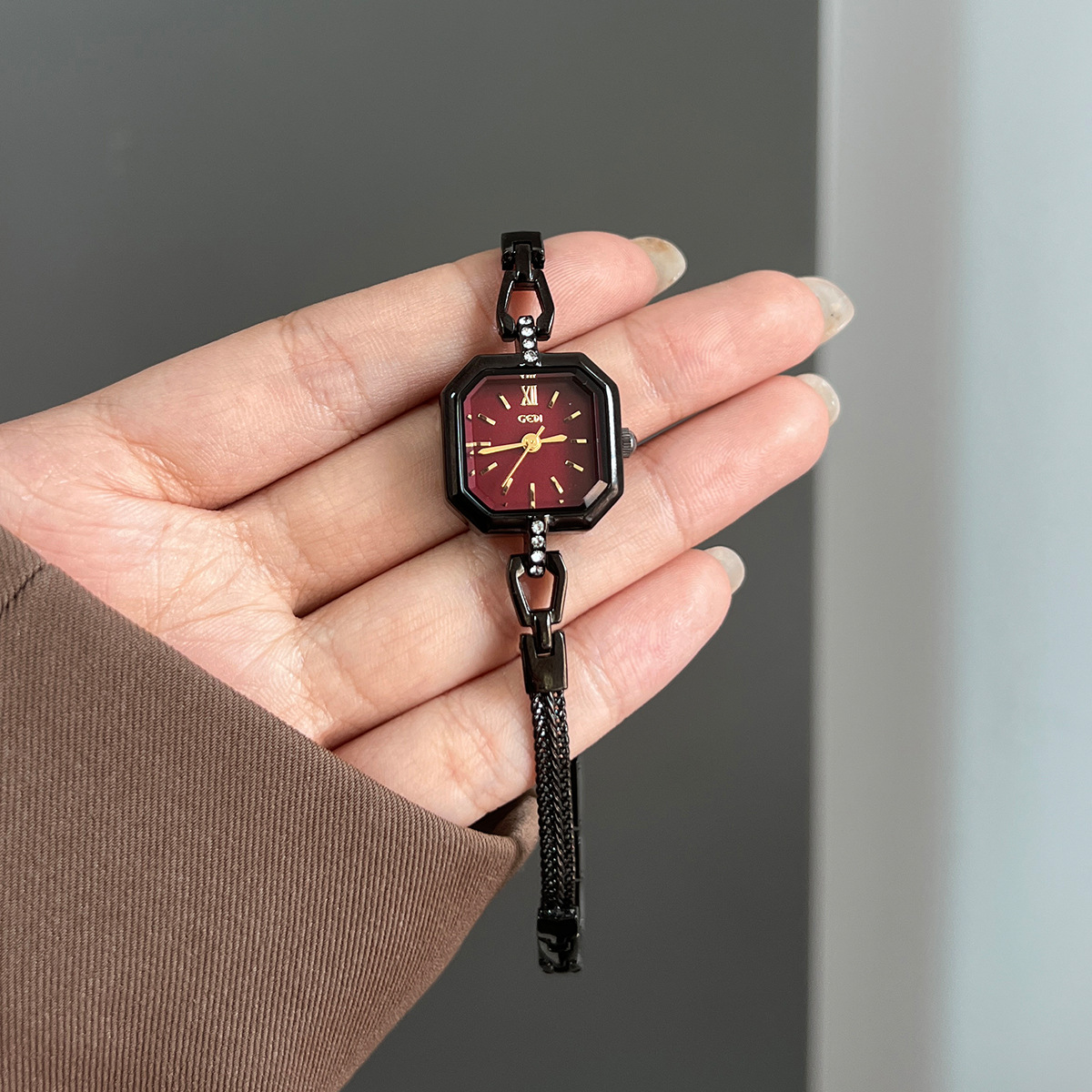 Square Fashionable Exquisite H - огляд і ціна Luxury Watch Value