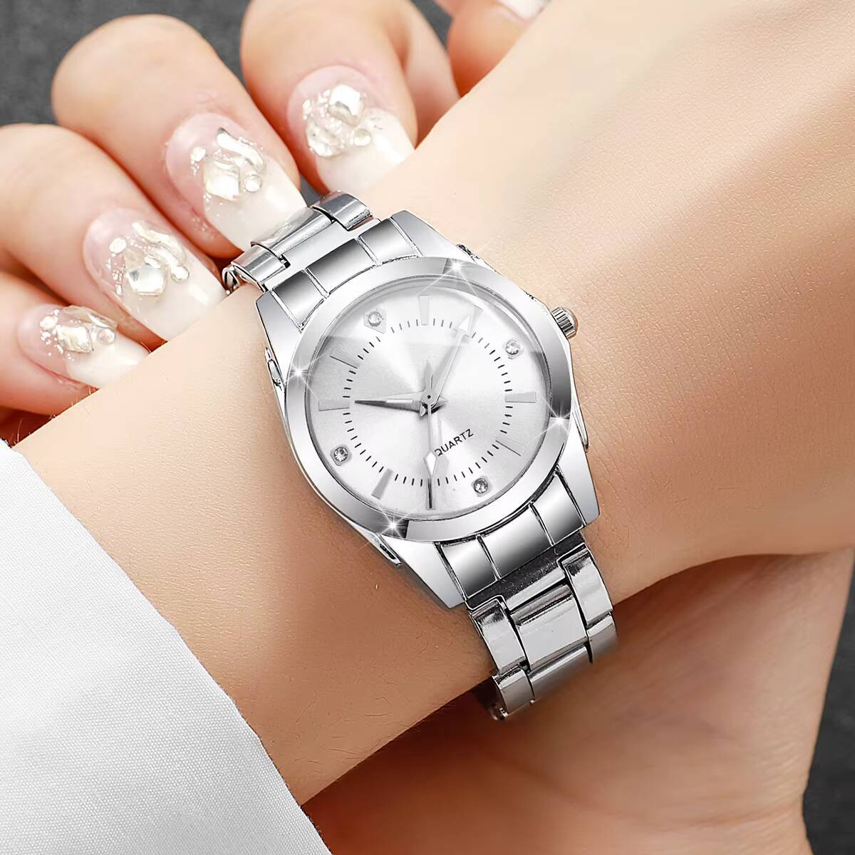 Luxury Rhinestone Women Watche - огляд і ціна Luxury Watch Safe