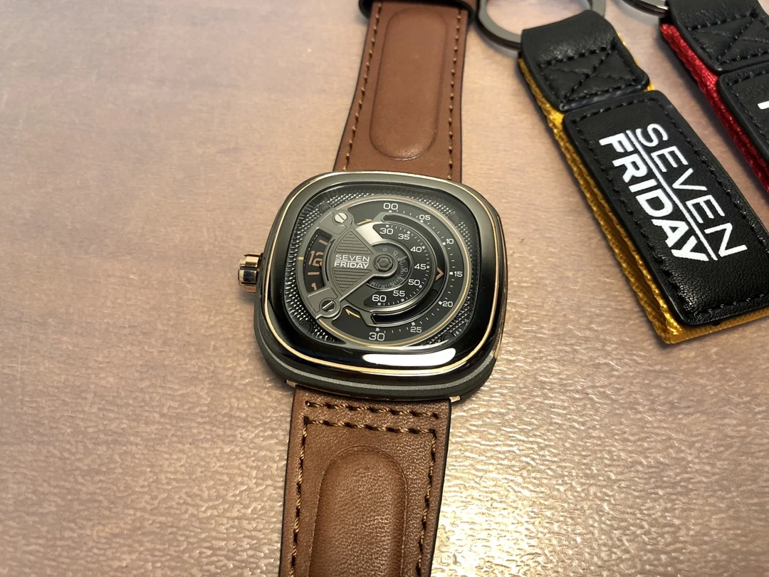 SEVEN FRIDAY watch M2B/01 men  - огляд і ціна Luxury Watch Winder